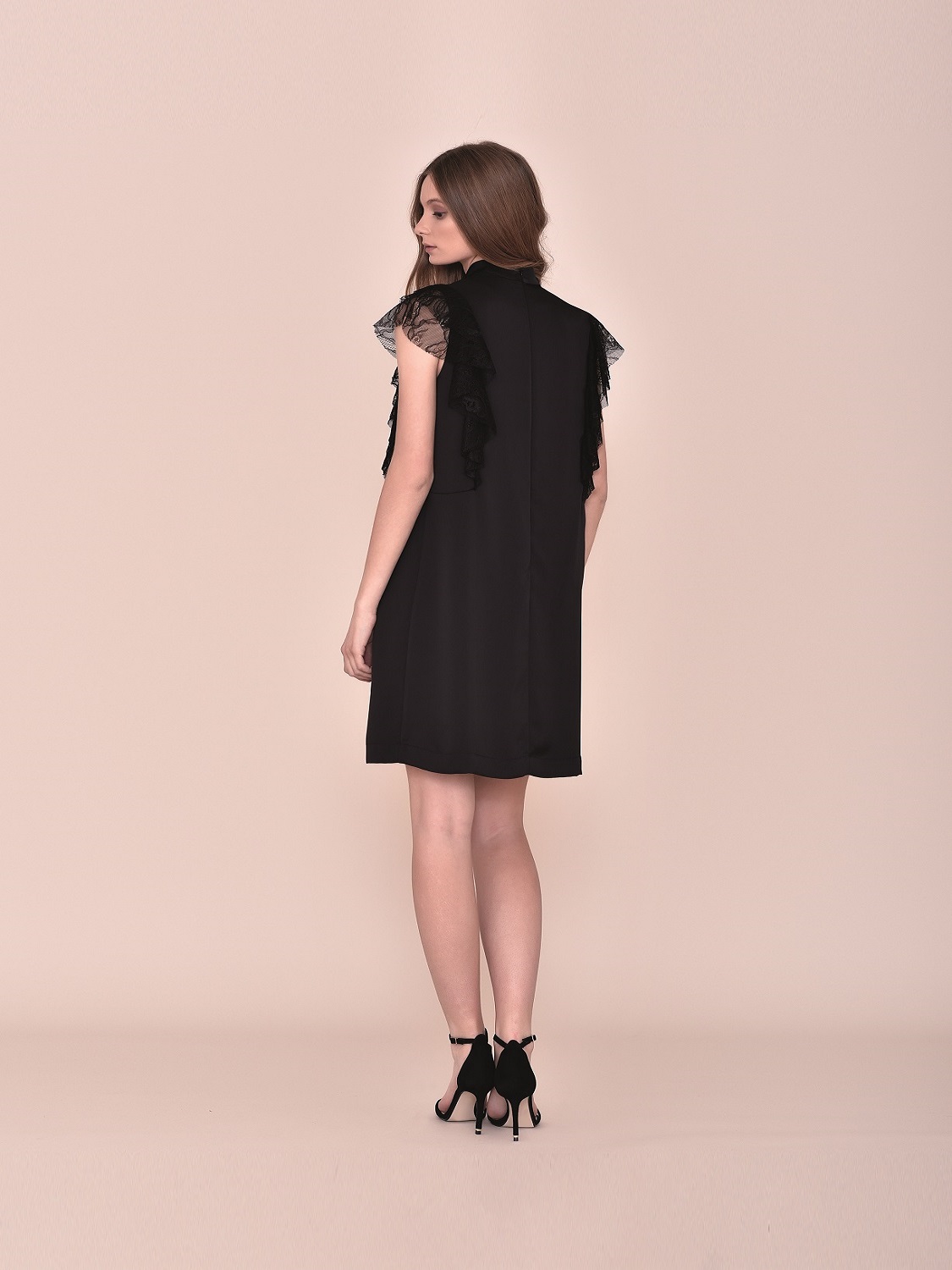 Vestido corto cóctel negro 2020