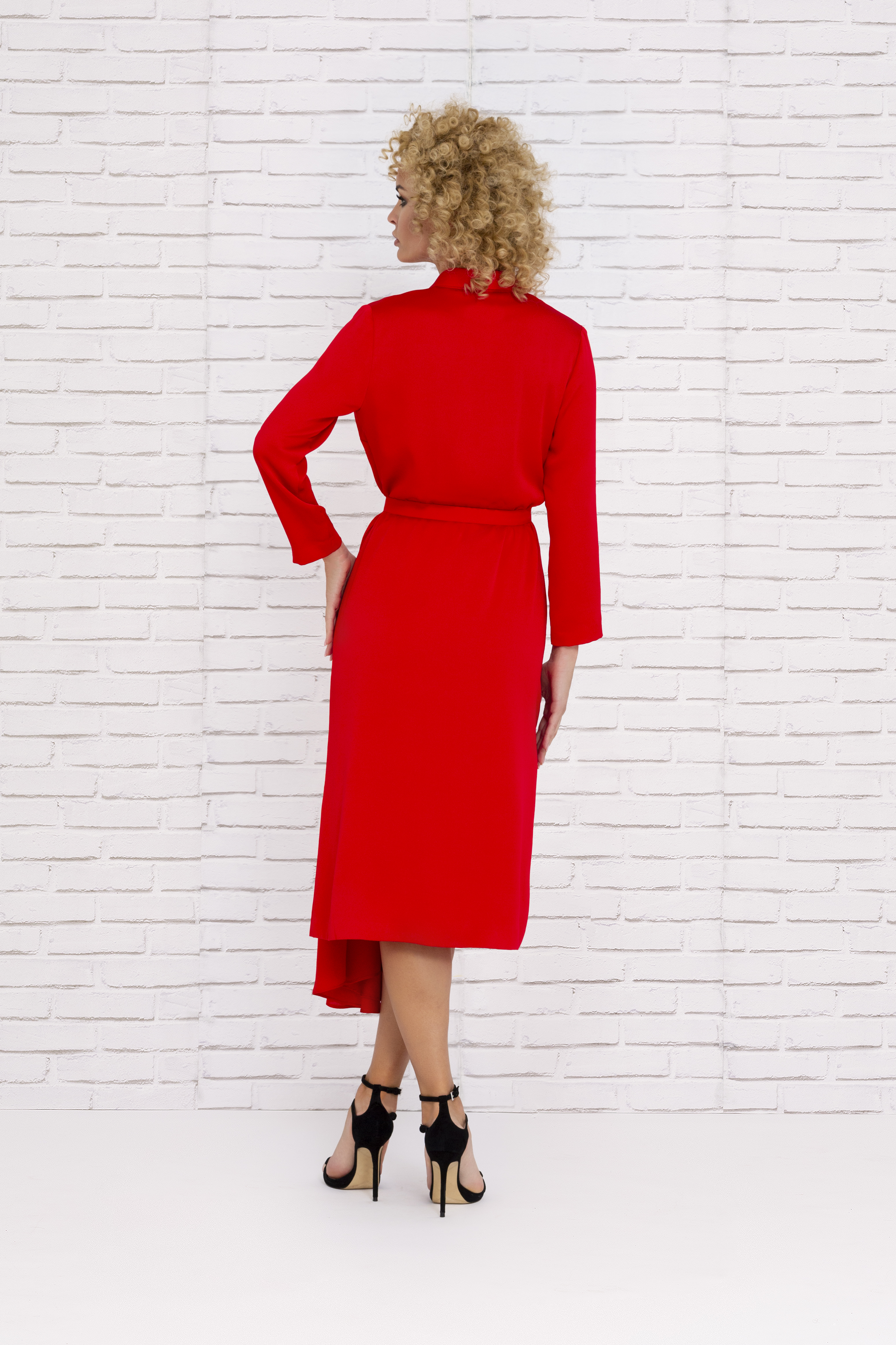 Vestido rojo de fiesta con corte asimétrico y mangas 2020