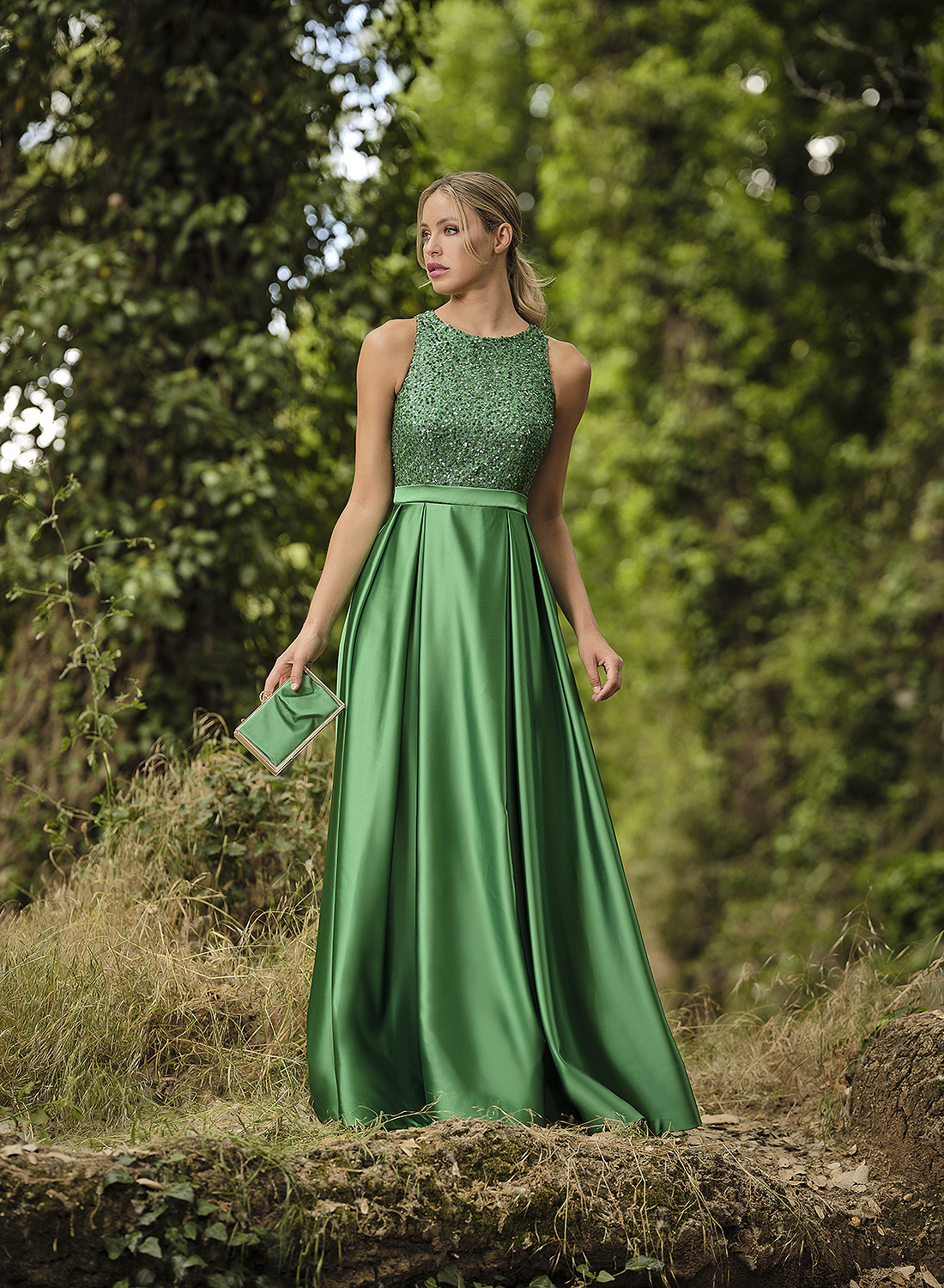 Nuribel  Vestido largo verde combinado