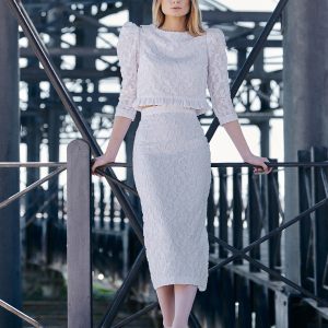 conjunto blanco para invitadas