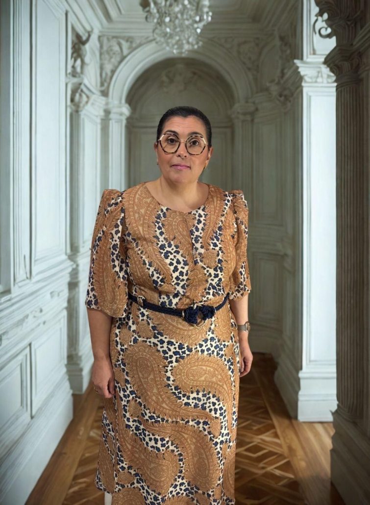 vestido para inivtada a eventos de otoño